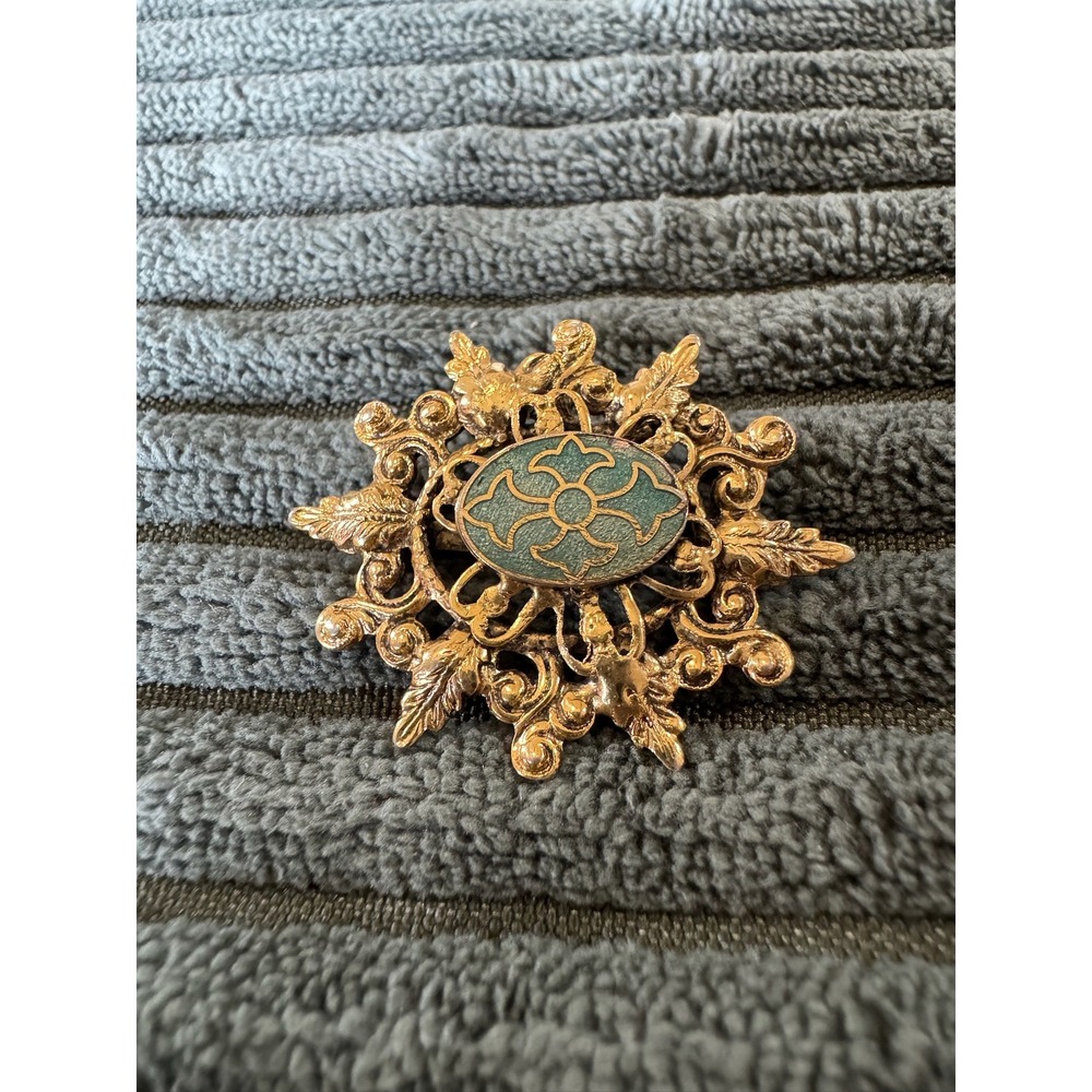 Vintage Freirich Gold Tone Floral Brooch Pin Antiqued Green Center Flower Accent